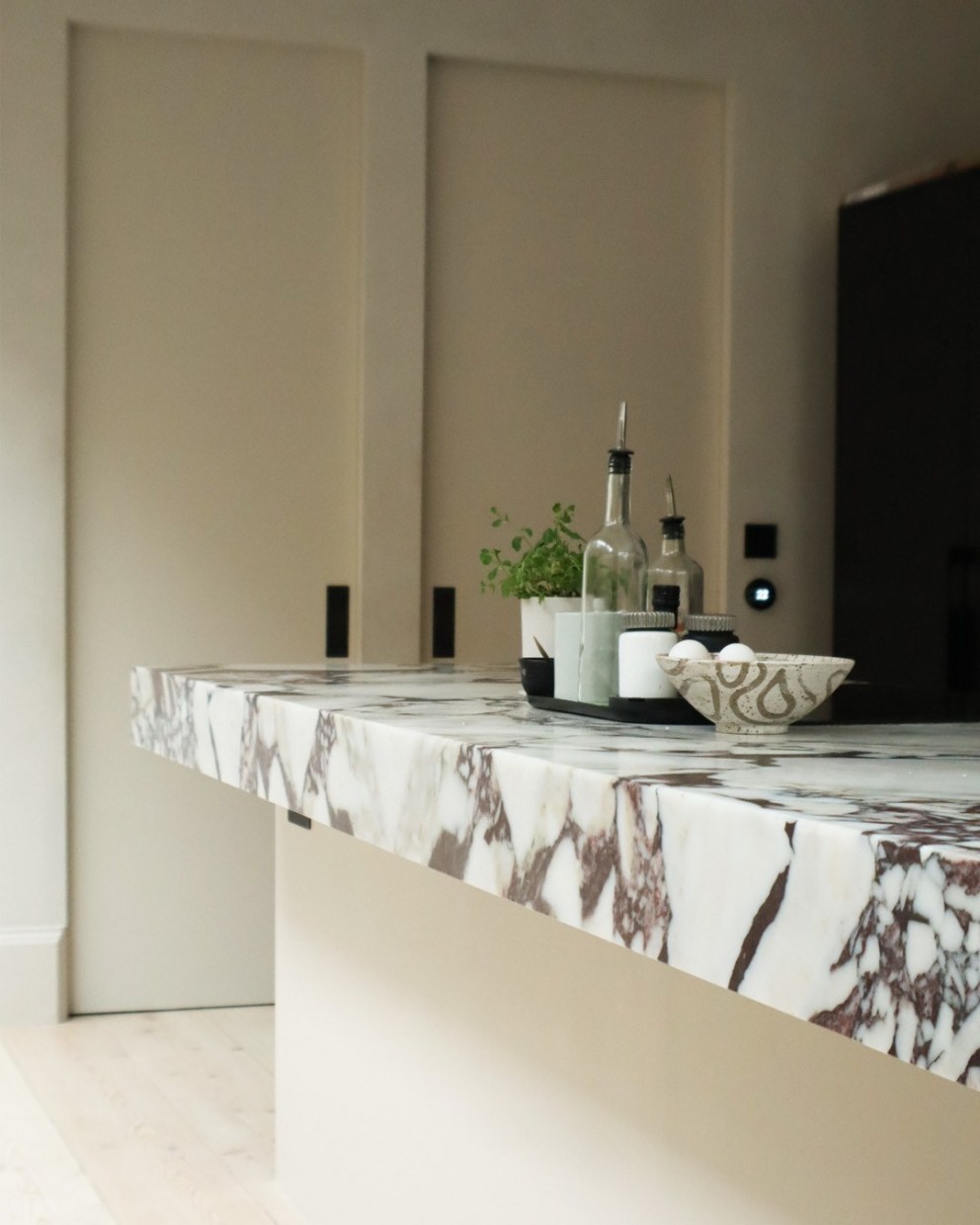 Kohl House | Kitchen island | Interior Designers